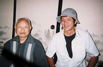 語る樋口倶吉さん（89）と孫の良行クン（21）
