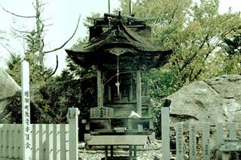 三角山神社　写真